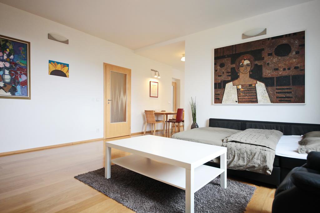 Apartment Kosatcova Praga Exterior foto